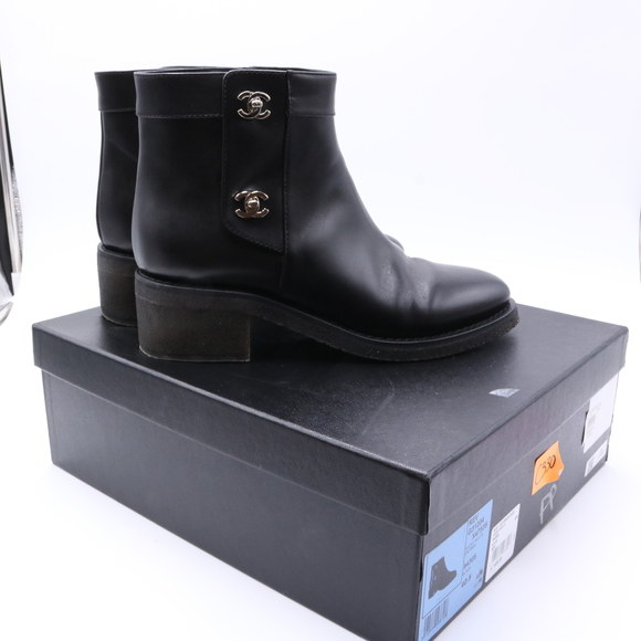 Chanel 40.5 Black Classic Turnlock Silver Logo Rubber Sole Boots Booties C330 - Picture 9 of 16
